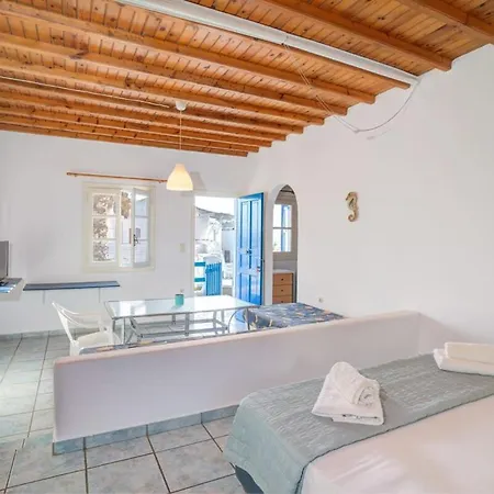 Cycladic Near Mykonos Town * Ornos (Mykonos)