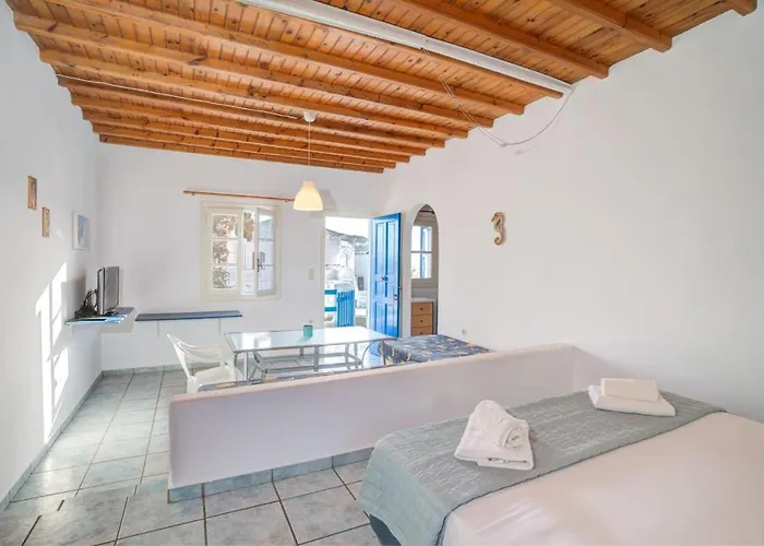 Cycladic Near Mykonos Town * Ornos (Mykonos)